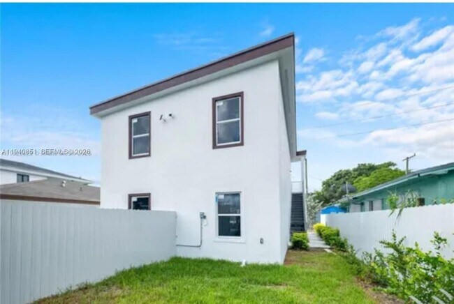 Building Photo - 1831 NW 67th St