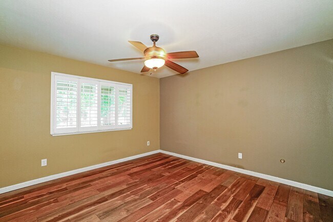 Building Photo - Charming Lincoln Village West 3BD Home with Spacious Corner Lot
