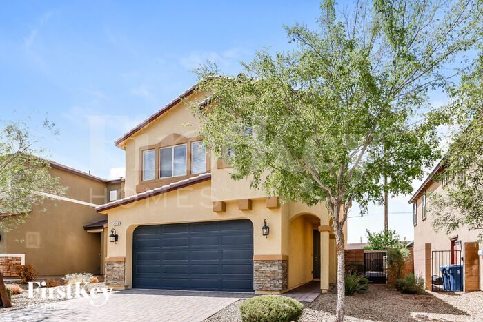 Building Photo - 2265 Sky Island Dr