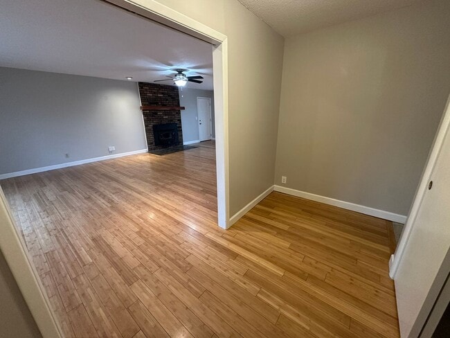 Building Photo - 3316 Annally Dr