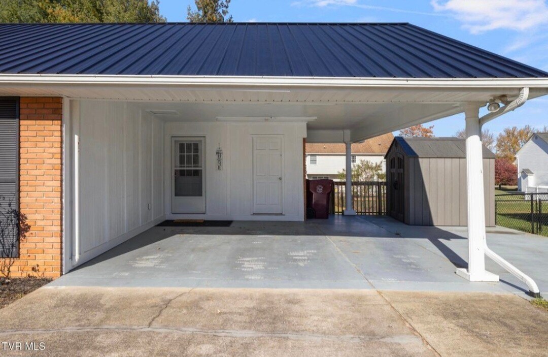 Building Photo - 2916 Newbern Dr