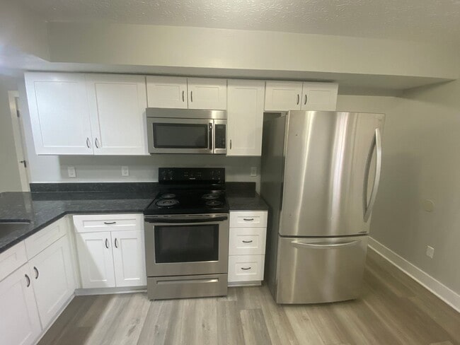 Building Photo - 3245 Summerhill Ln