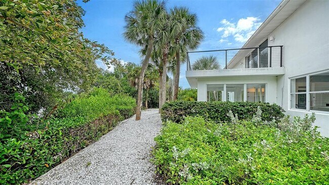 Building Photo - 7665 Sanderling Rd