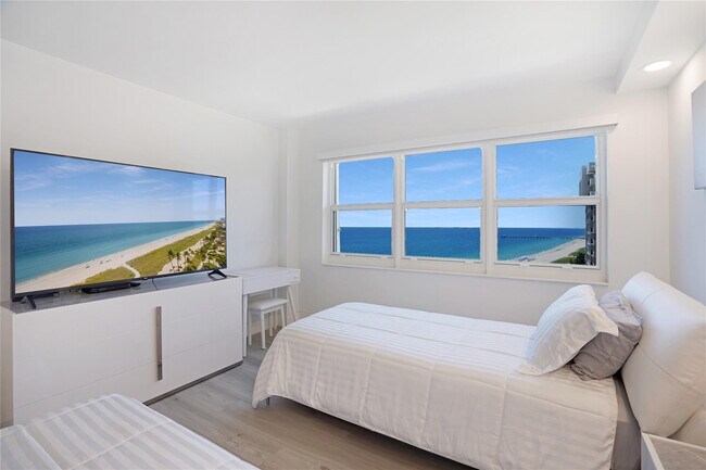 Building Photo - 5100 N Ocean Blvd