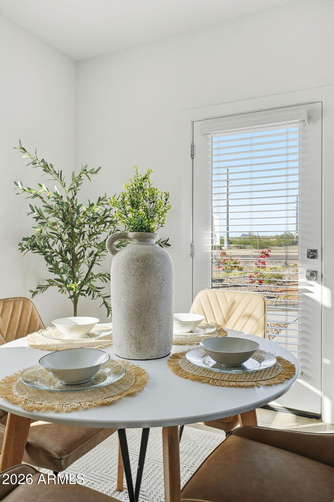 Building Photo - 8137 E Brown Rd