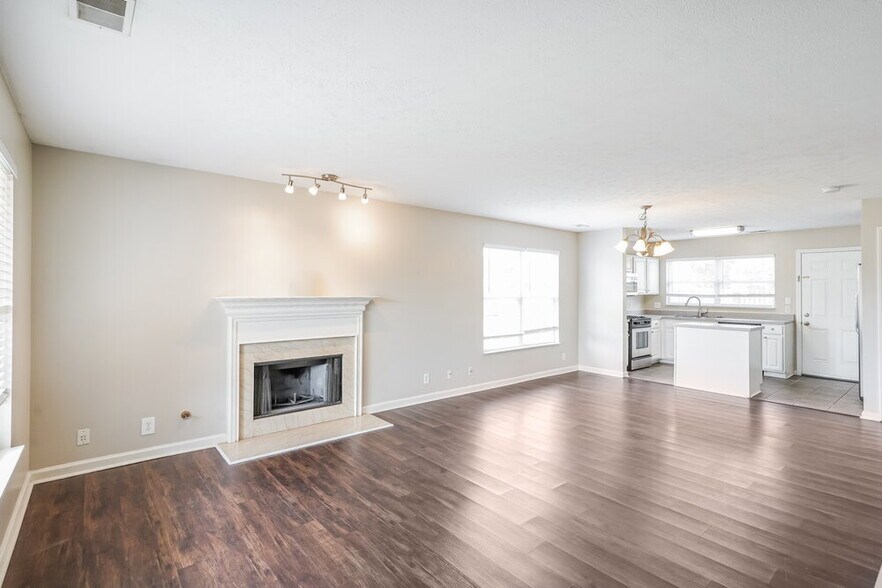 Building Photo - 1701 Stone Hollow Ct