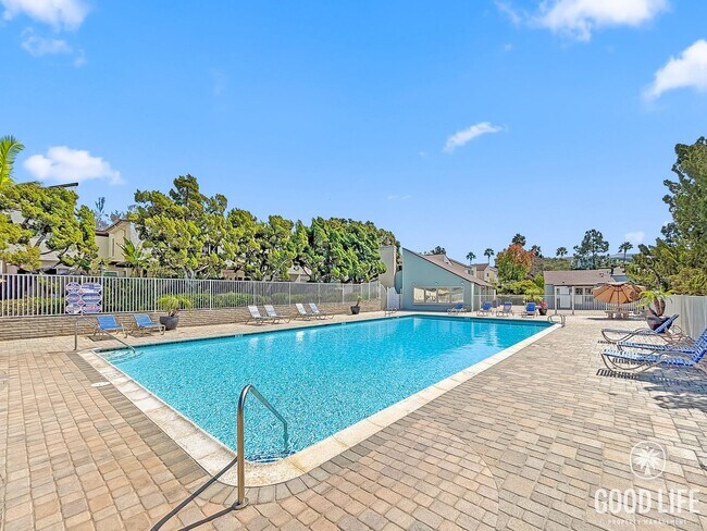 Building Photo - Spacious 3BD/2.5BA Townhouse in UTC W/ 2-Car Garage, Washer/Dryer, Balcony, Community Pool & Tenn...