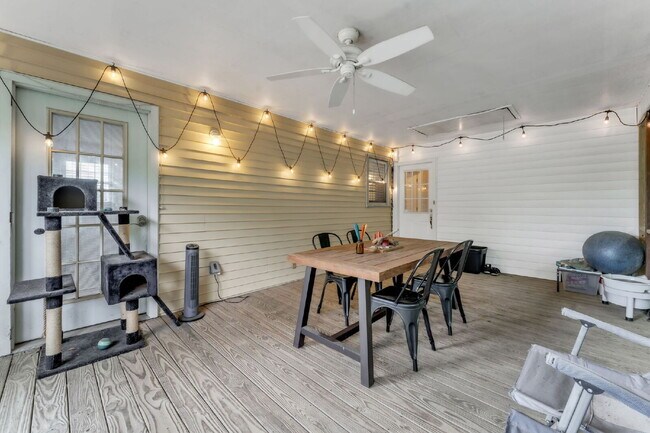 Building Photo - Quaint 3-Bedroom Retreat with Fireplace & ...