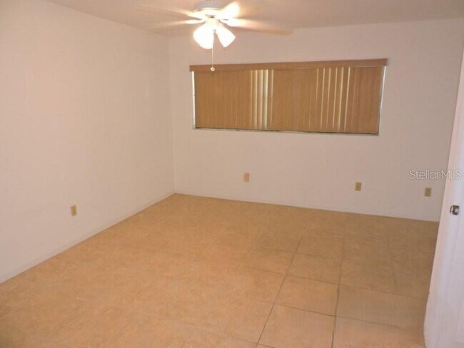 Building Photo - 8238 Sandpoint Blvd