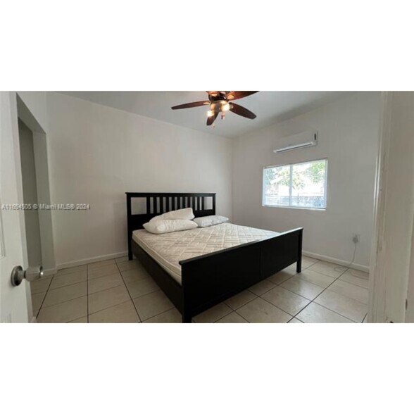 Building Photo - 113 NW 35th St