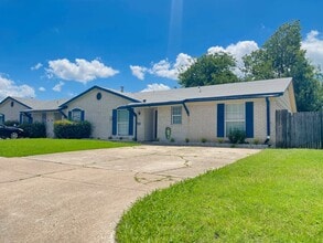 Building Photo - 3400 Pleasant Valley Ln