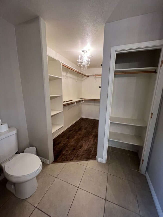 Building Photo - HOUSE FOR RENT