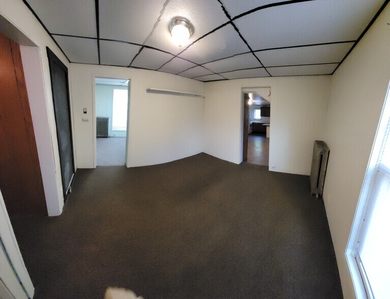 Building Photo - 137 N Prairie St