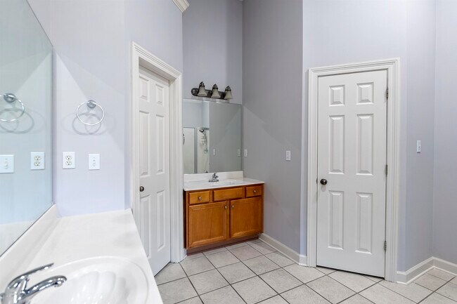 Building Photo - 9143 Raspberry Ln