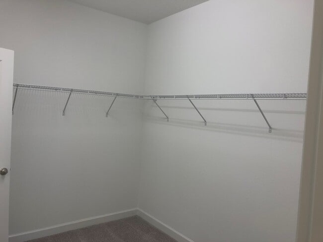 Building Photo - Lakefront Single Story 3/2 Home  FREE wash...