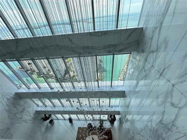 Building Photo - 300 Biscayne Blvd Way