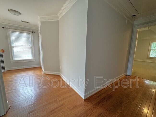Building Photo - 871 Lenox Ct NE