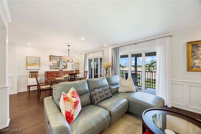 Building Photo - 555 Park Shore Dr