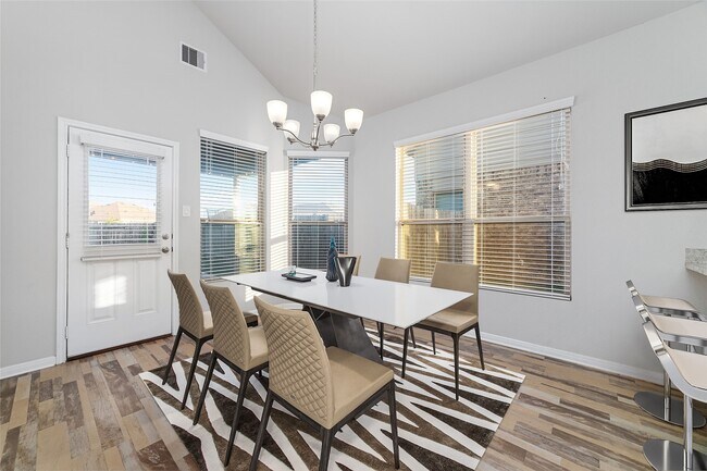 Building Photo - 5138 Royal Jasmine Pl