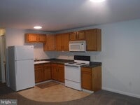 Building Photo - 12 S Main St