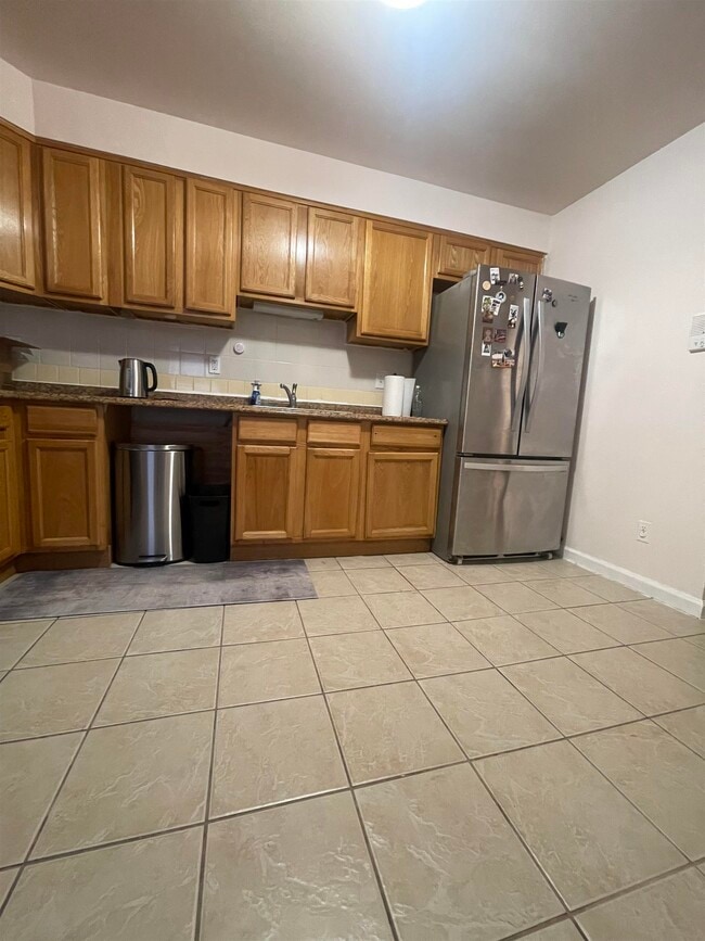 Building Photo - 225 Belvidere Ave