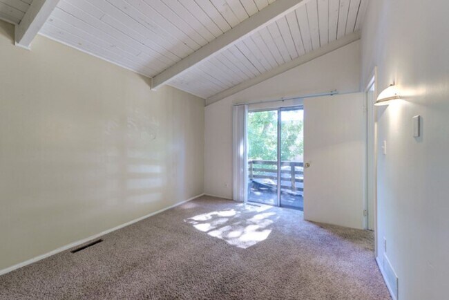 Building Photo - 1000 11th St