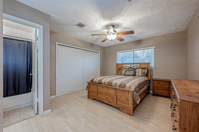 Building Photo - 2122 Heritage Colony Dr