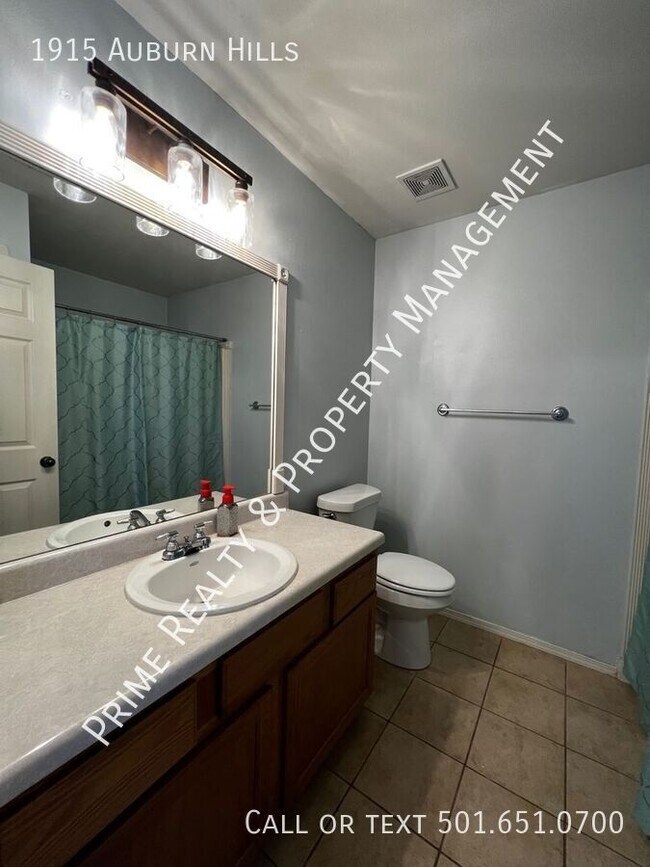 Building Photo - 1915 Auburn Hills Dr