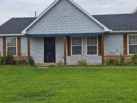 Building Photo - 99 Harmony Dr W