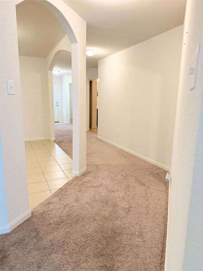 Building Photo - 22418 Threefold Ridge Dr