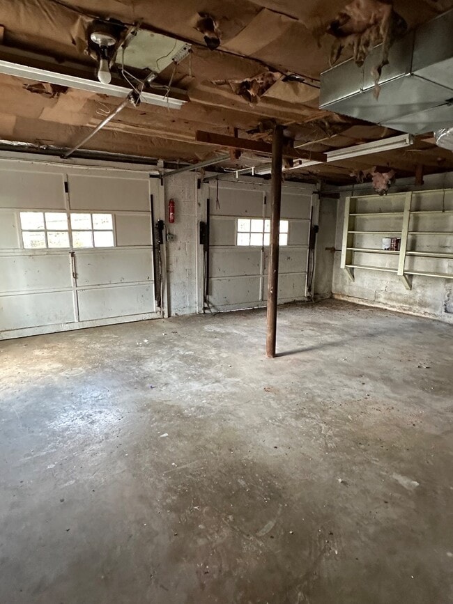 Building Photo - 3928 Inwood Dr