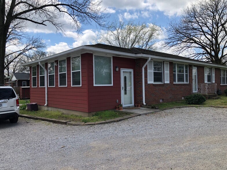 Building Photo - 1579 Woodmont Blvd