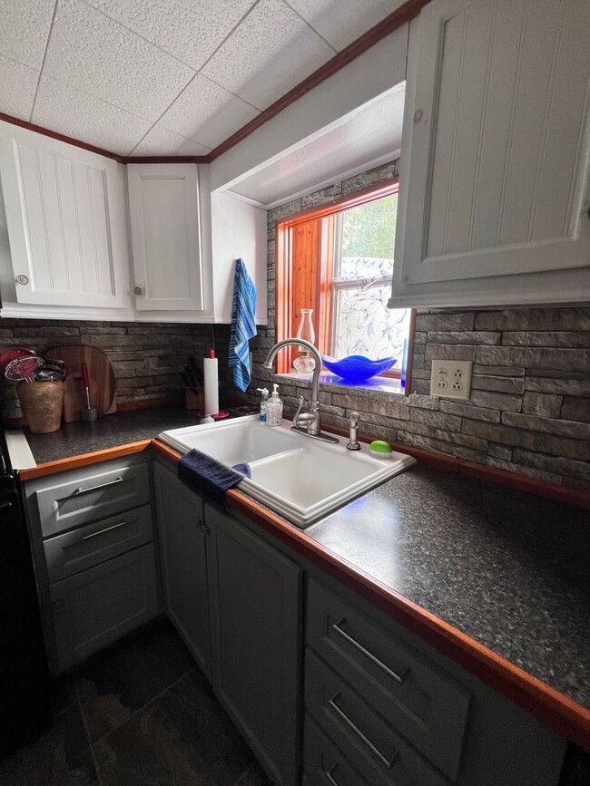Building Photo - Regency Cove 55+ Gated Community - Stunnin...