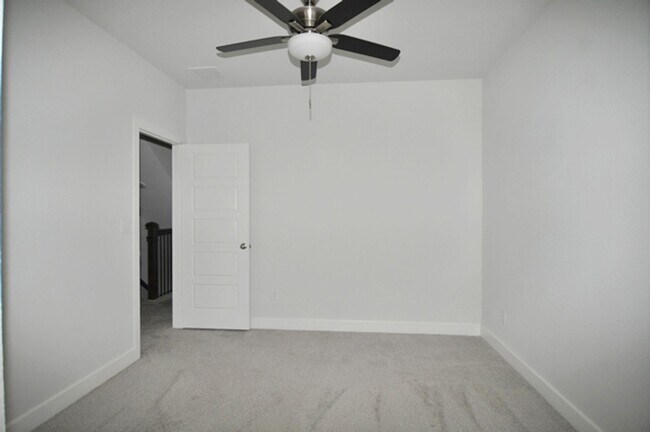Building Photo - Trinity Grove ~ Skyline Views!