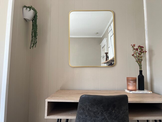 Building Photo - 33 Higby Rd