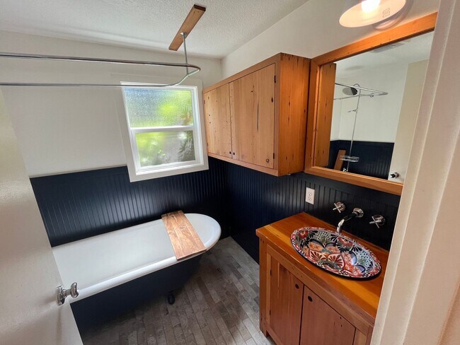Building Photo - Custom Built 1Bd/ 1Ba home in Piedmont Neighborhood! ~ Skylight, Driveway Parking, Washer/Dryer! ...