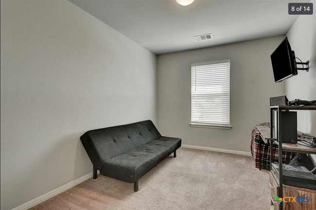 Building Photo - Beautiful and Convenient! 3 bed 2 1/2 bath...