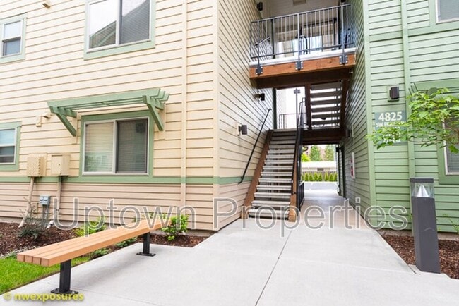 Building Photo - 4775 SW Franklin Ave