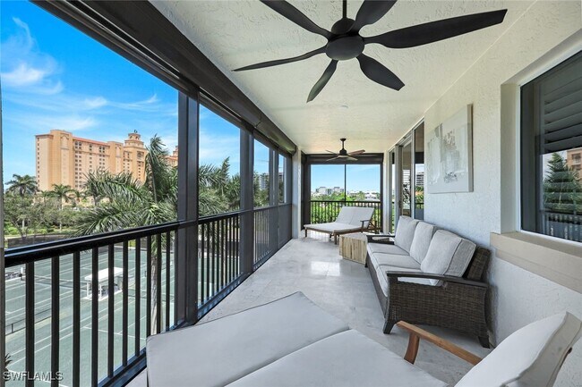 Building Photo - 8720 Bay Colony Dr