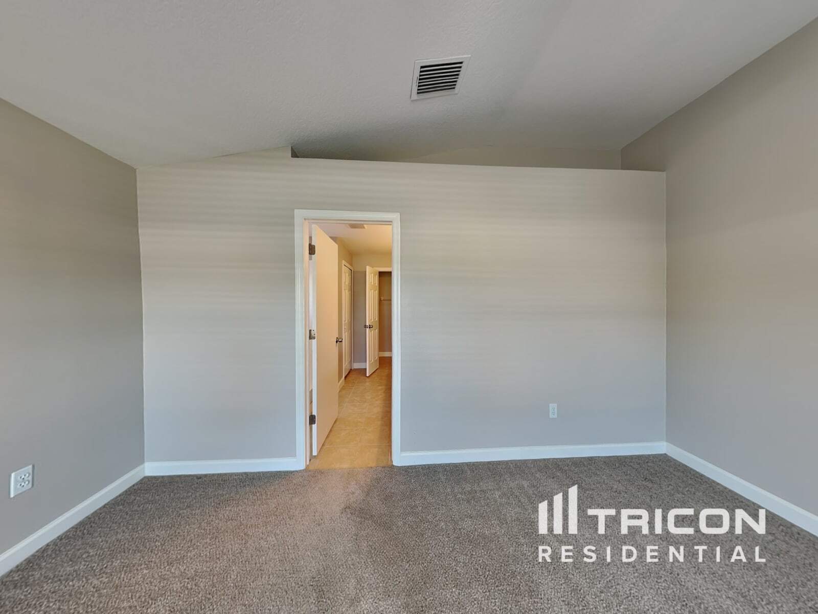 Building Photo - 945 Ridge Haven Dr