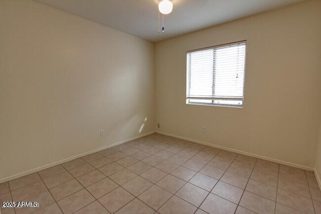 Building Photo - 16112 N 138th Dr