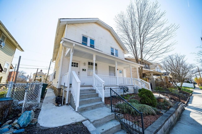 Building Photo - 75 E Markison Ave