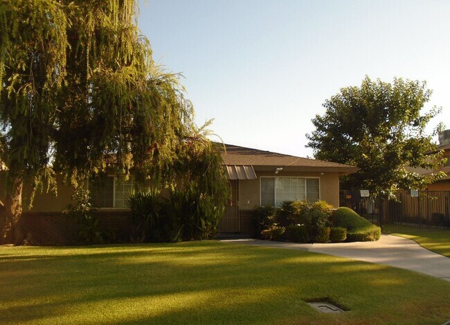 Primary Photo - 4616 Planz Rd