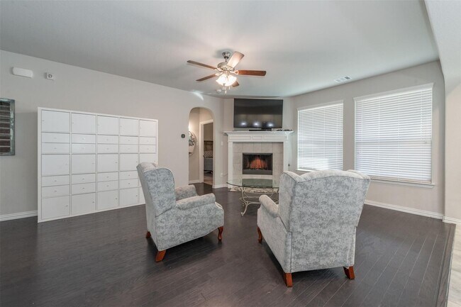 Building Photo - MOVE-IN SPECIAL! This beautiful home, located in the desirable EMS-ISD is what you've been lookin...