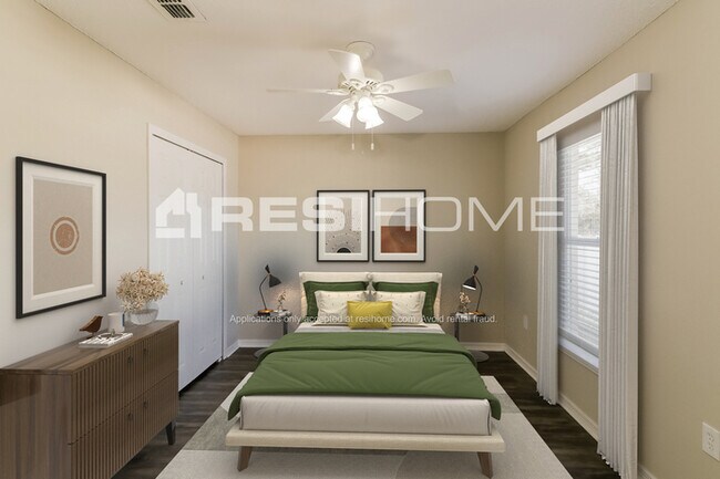 Building Photo - 14145 Spring Hill Dr
