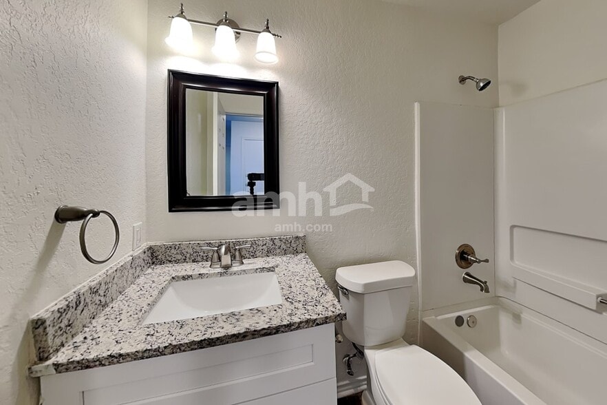 Building Photo - 9210 Laguna Falls