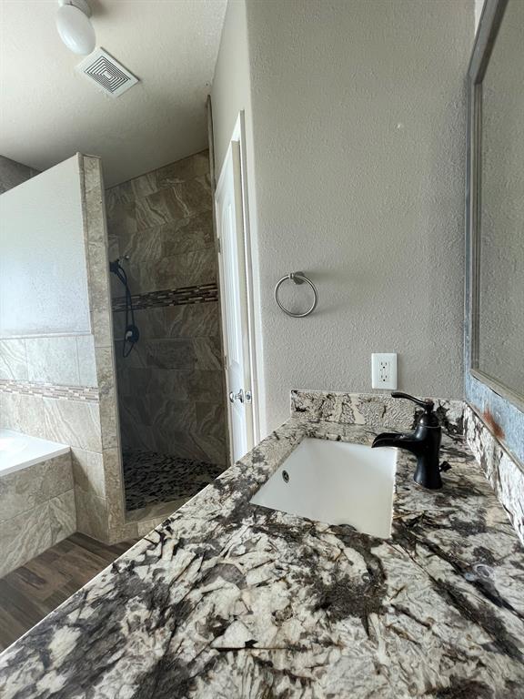 Building Photo - 4418 Legends Bay Dr