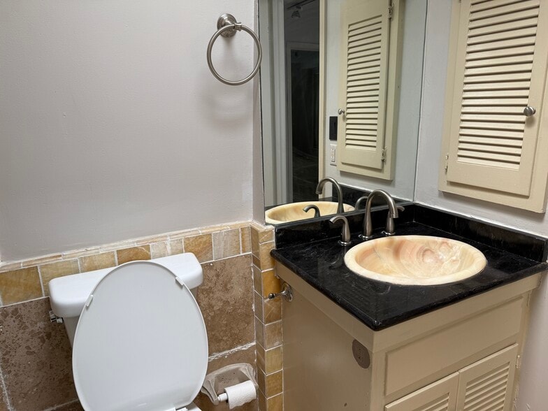 Building Photo - 2704 San Pedro St