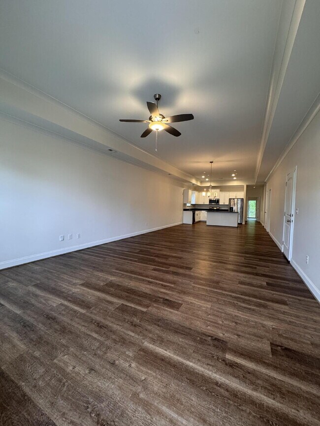 Building Photo - Modern 4-Bed, 3.5-Bath Home in Travelers R...