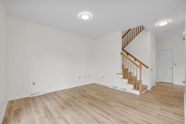 Building Photo - 1332 Adams St